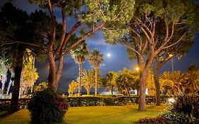 4-Star Beachfront Appartment- Sea View